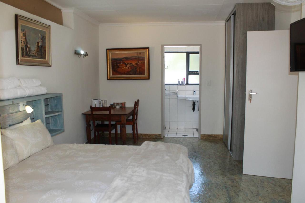 Home @ Harry'S Pretoria Exterior photo